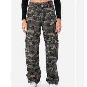 Adika Women's Size Large Wyoming Camouflage Cargo Comfort Fit High Rise Jeans